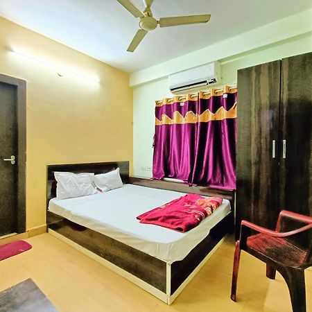 Rest Inn Hotel Newtown Road Near Tata Medical Calcutta Eksteriør billede