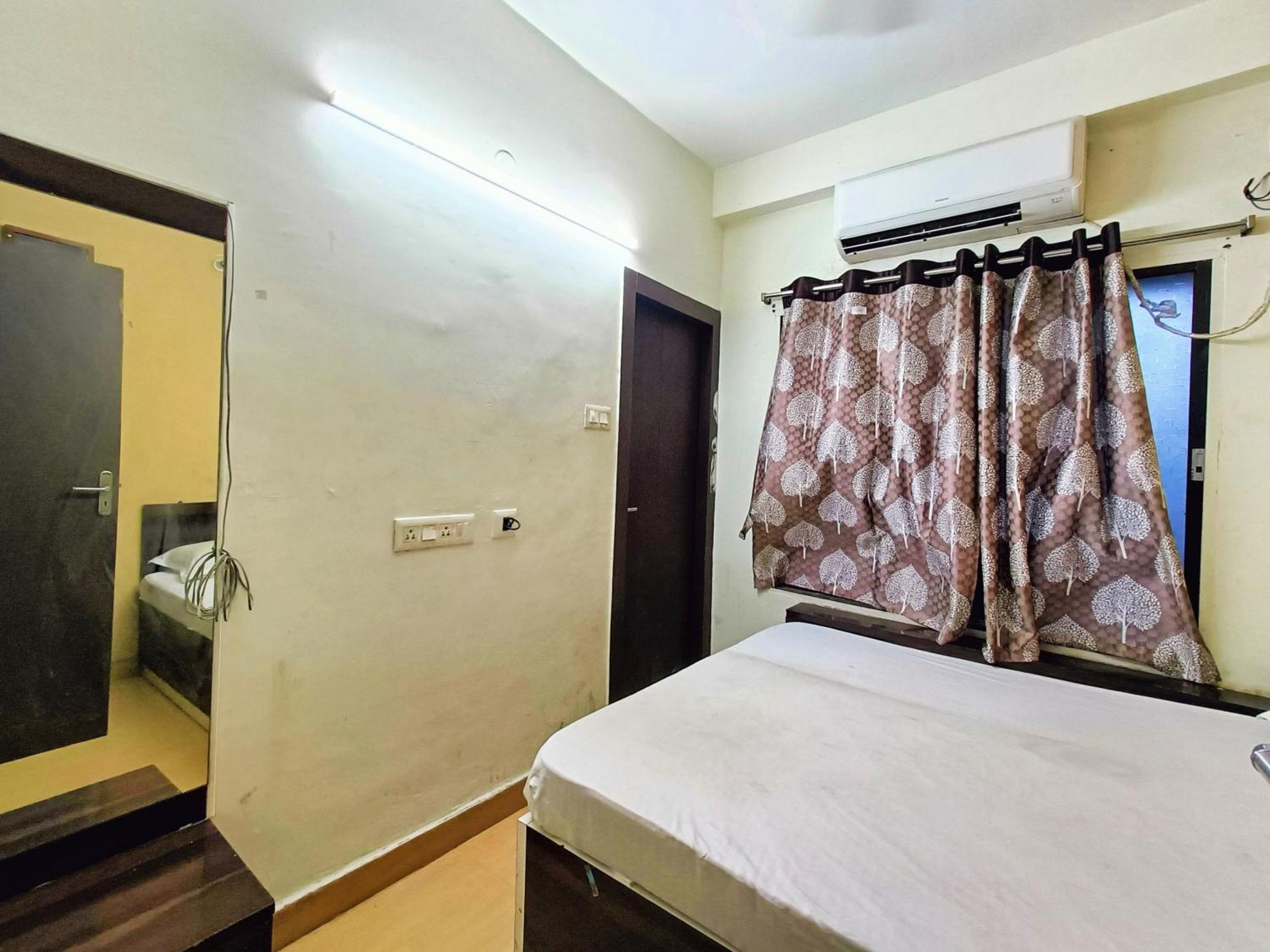 Rest Inn Hotel Newtown Road Near Tata Medical Calcutta Eksteriør billede
